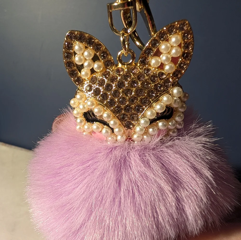 Chic Pearl Fox Keychain - Pastel Lavender and Gold - Picture 6 of 7